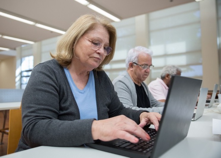 Informática Básica para Adultos Mayores